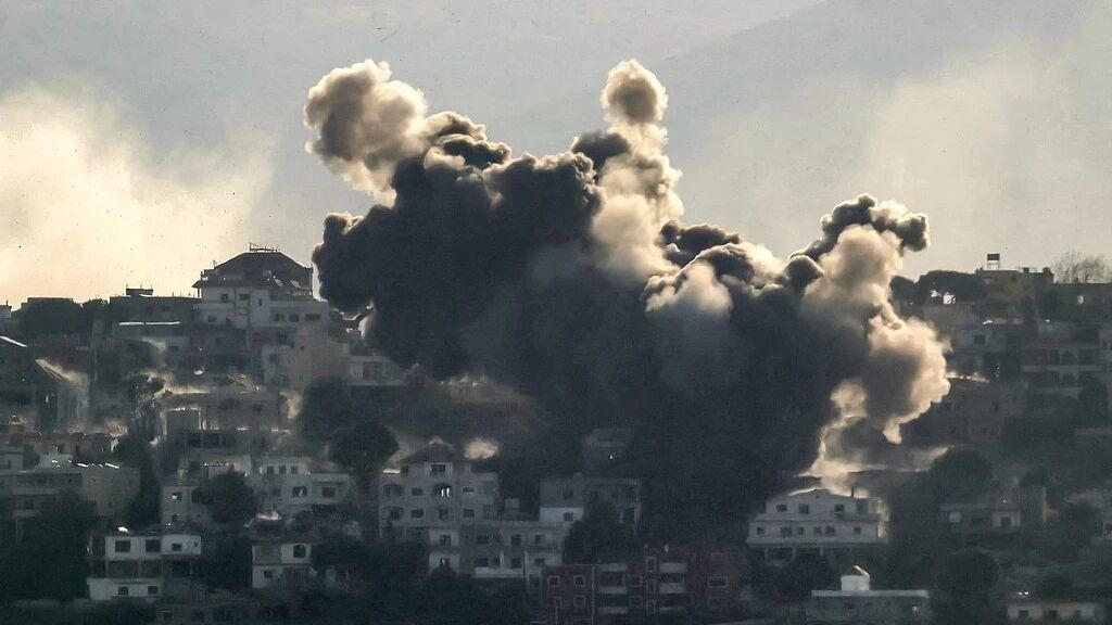 开打了！以色列发动空袭，美发布撤离通知，哈梅内伊已指定接班人