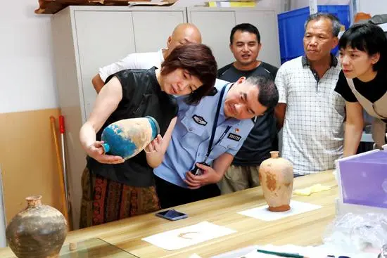 暴雨冲出明代藩王墓！三人深夜盗宝16天落网：一件梅瓶全国仅存，代价是十年牢狱！