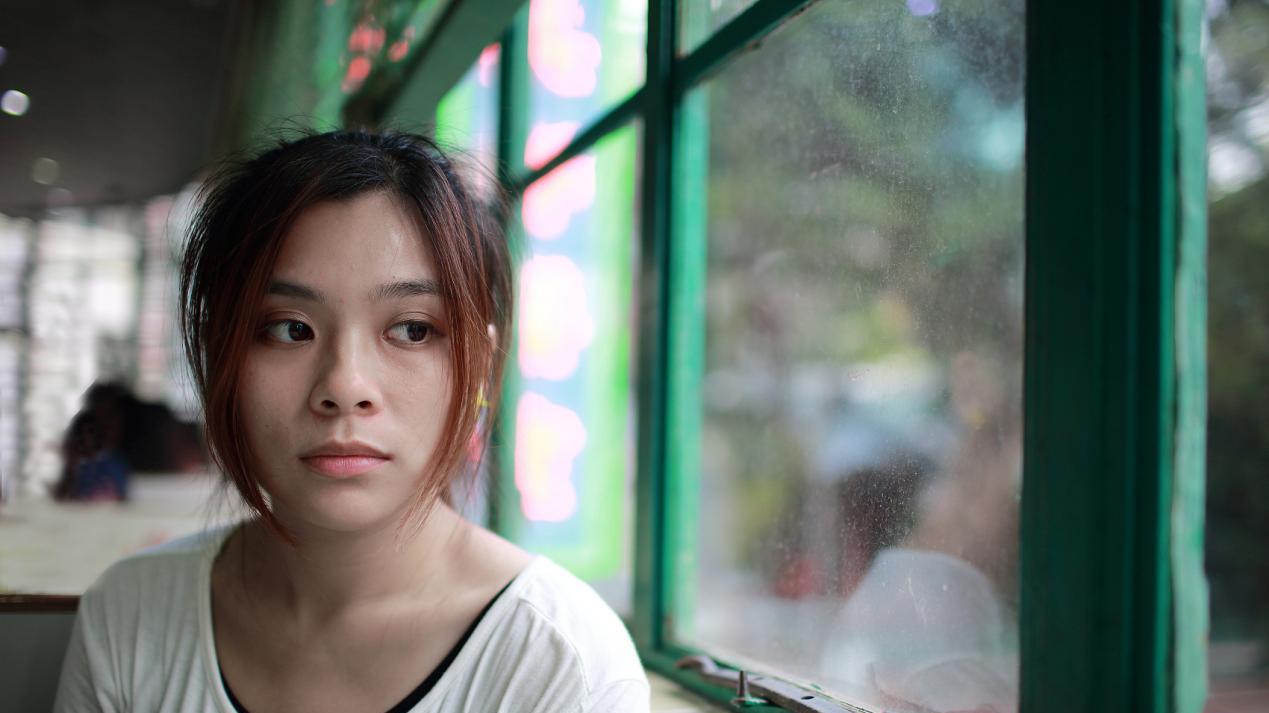 小青的灶台前的青春