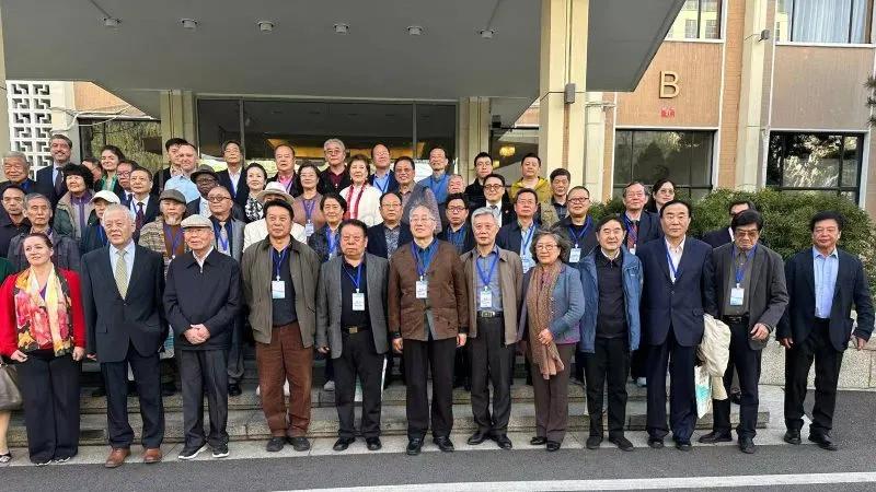 英国华人艺术家协会副主席薛春天参加全球华人百名杰出书画家作品展