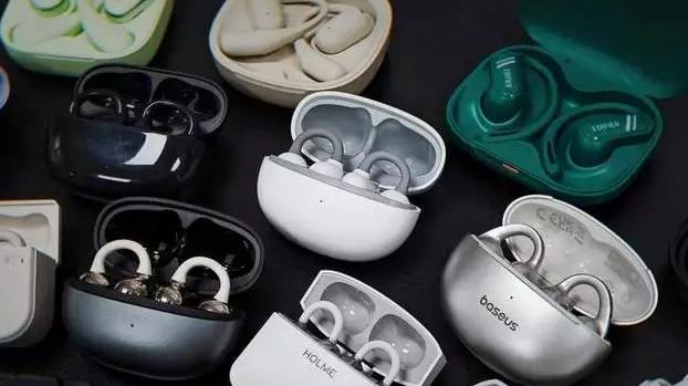 2026 年耳夹式耳机漏音严重吗？地铁、办公室场景实测感受