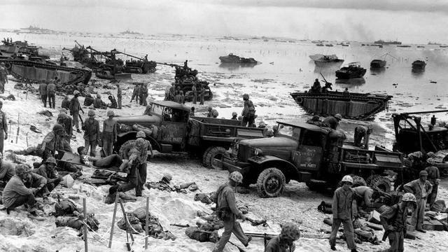 日寇对硫磺岛地位的重视和美军的过度乐观导致硫磺岛战役十分惨烈