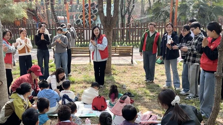 平安金服洛阳分公司开展音服计划世界自闭症关爱日主题志愿活动