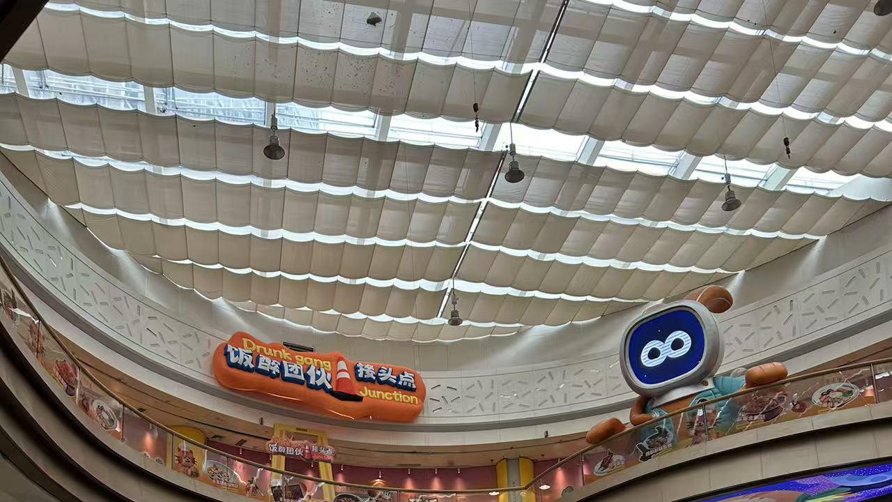 一个人可以假装有情有义吗？