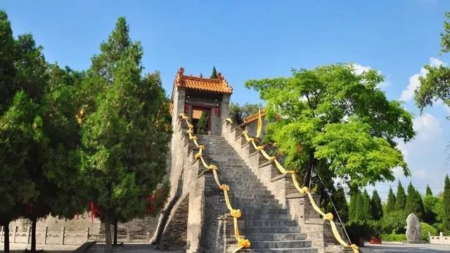 日军轰炸河南老君台，为何十三发炮弹竟全哑火，最后一发失踪何处