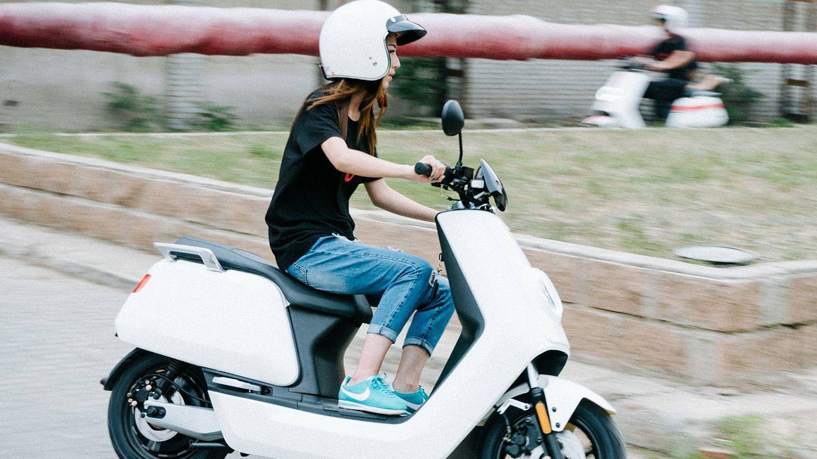 骑电动车车不戴头盔，25迈也是冲刺，别跟命赌运气