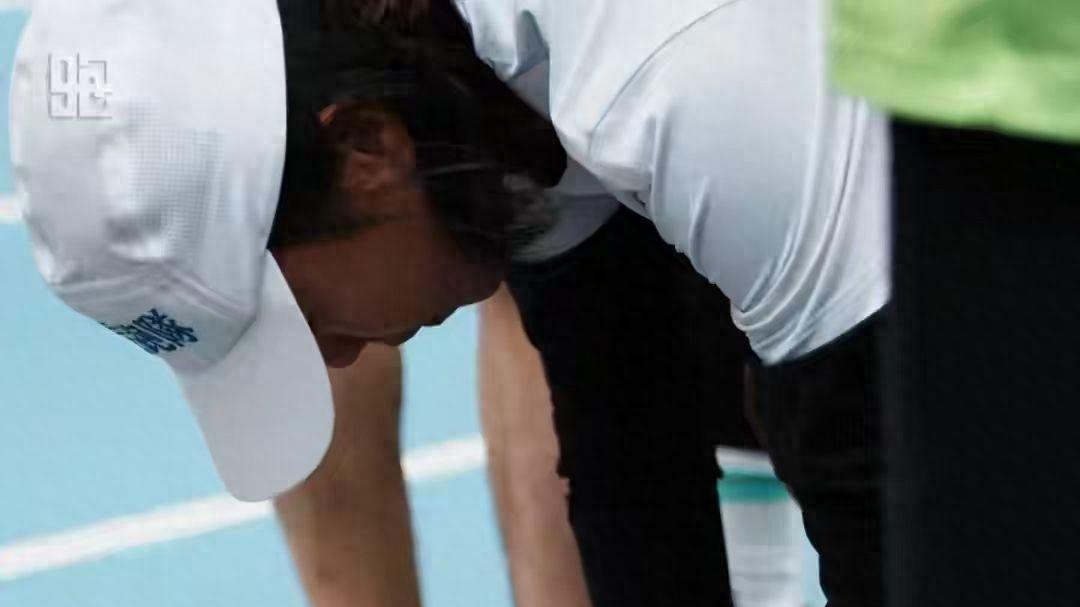 马云“战靴”曝光，网友：以为索尼卖鞋了