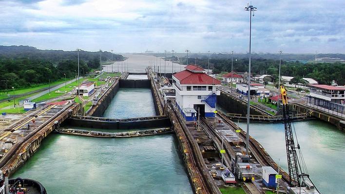 非要明抢，第三国火速接手中资港口，李嘉诚不再沉默，出面表态