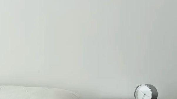 租房也能住出归属感：一盏灯，就够温柔整个家