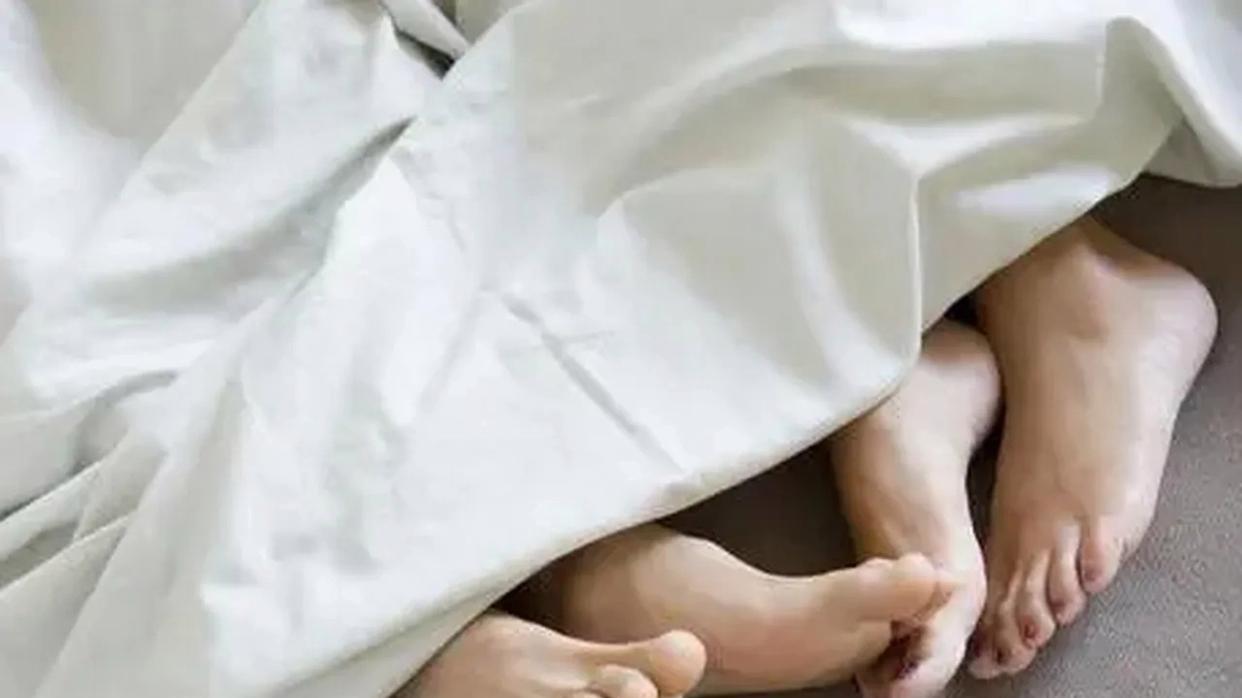 约女网友“付费服务”后，他不仅想白嫖，还抢走对方财物！法院判了！