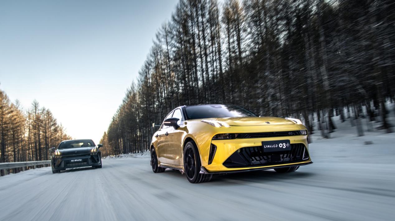 让冰雪场景变成专属舞台，领克03家族彻底颠覆雪季出行的想象