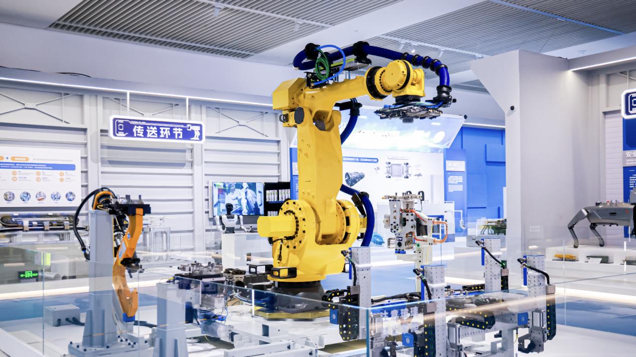 问界M9入选国家“十四五”成就展，成唯一亮相新能源车