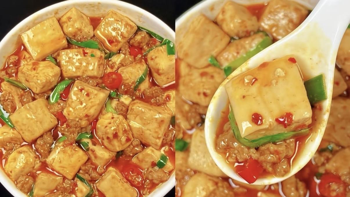 红亮汤汁裹满豆腐，韭菜翠绿太诱人