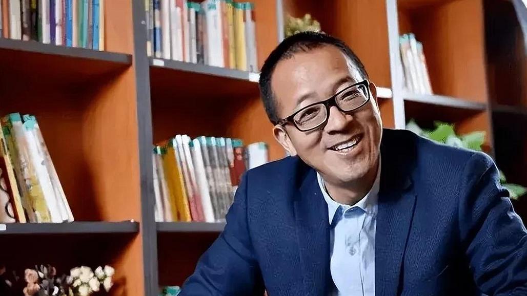 俞敏洪：永远不要放弃自己，因为你不放弃，所以你有未来，因为你面对艰难困苦，你坚持下去