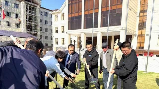 中铁三局与贾拉拉巴德国立大学共建“中吉友谊林”