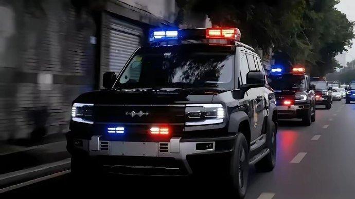 方程豹——从银幕护航到现实守护，致敬每一位平凡英雄