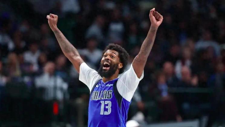 NBA常规赛逆转之夜！湖人1分险胜独行侠，末节风云突变谁之过？