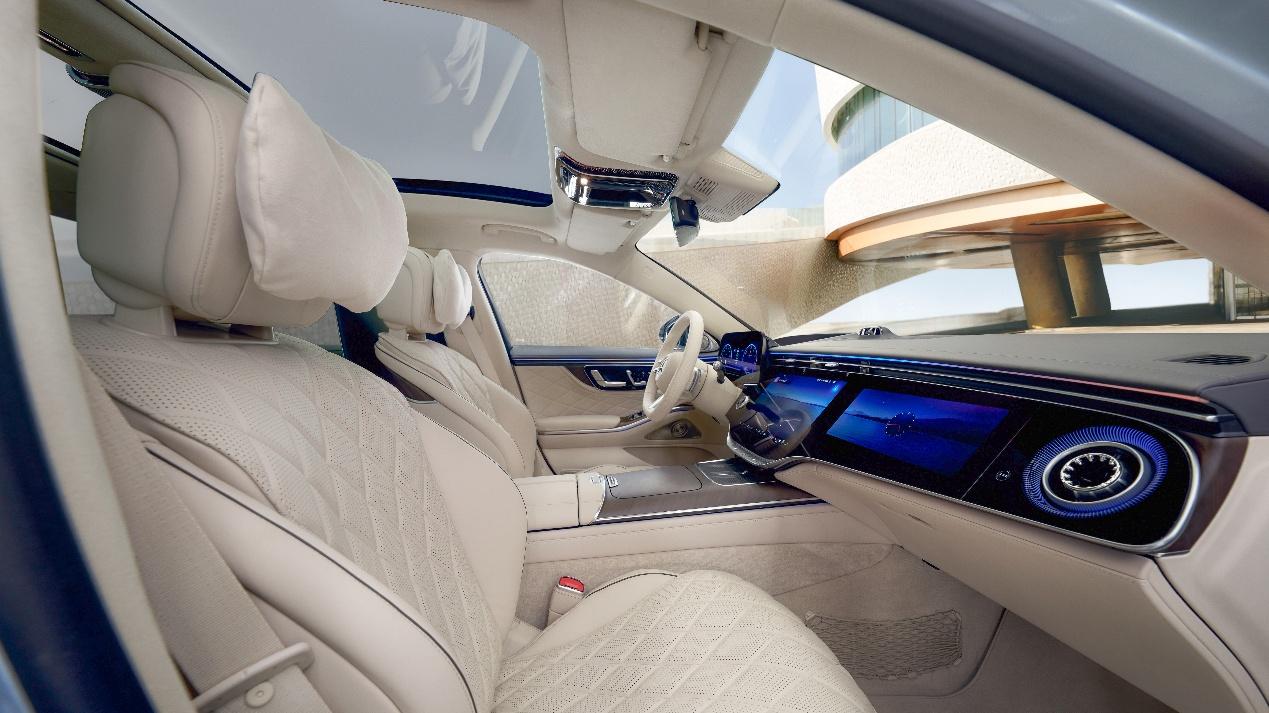 传统豪门的传承与革新，站在140年后电气化十字路口的旗舰答卷