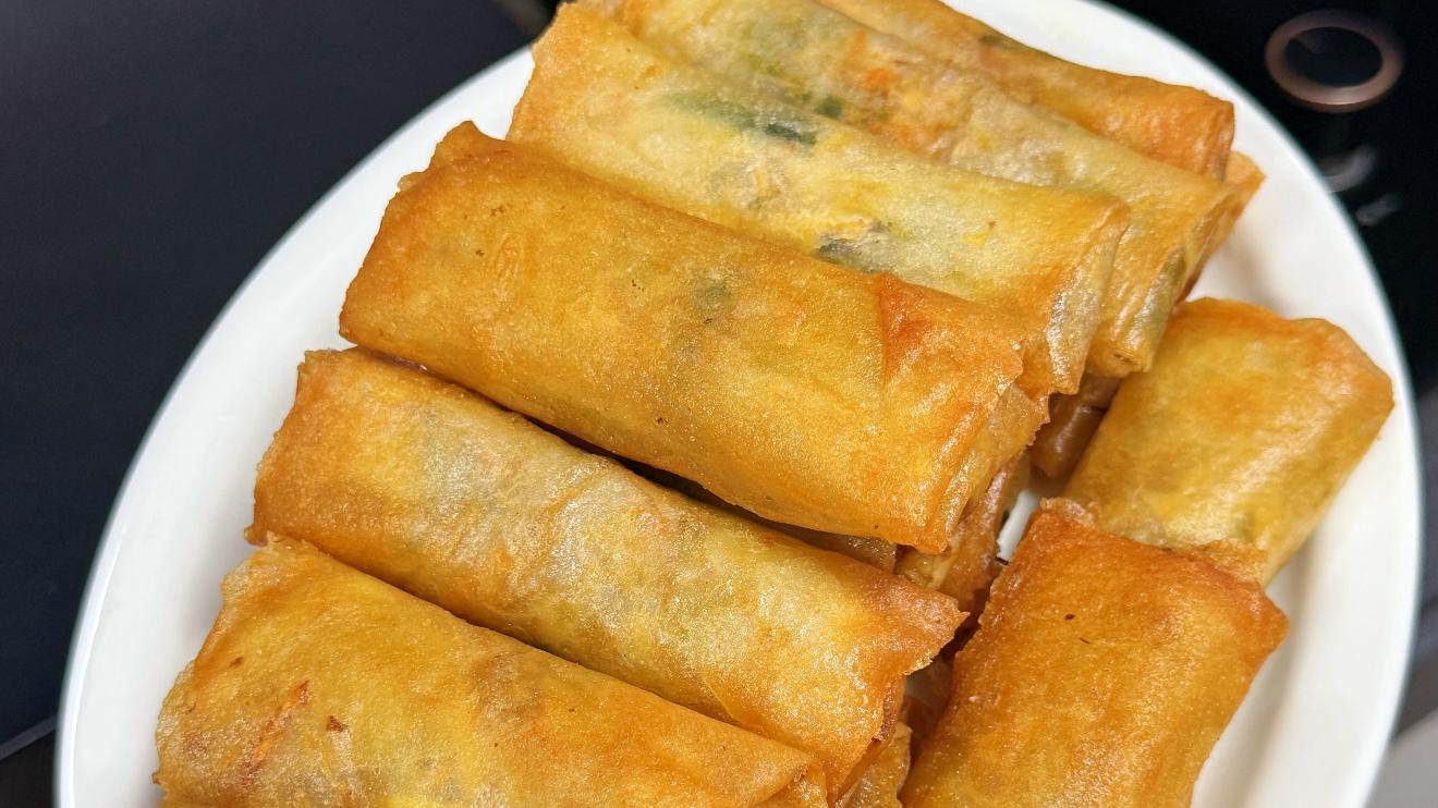 春卷：咬开这口金黄酥脆，春天就在舌尖跳舞啦！