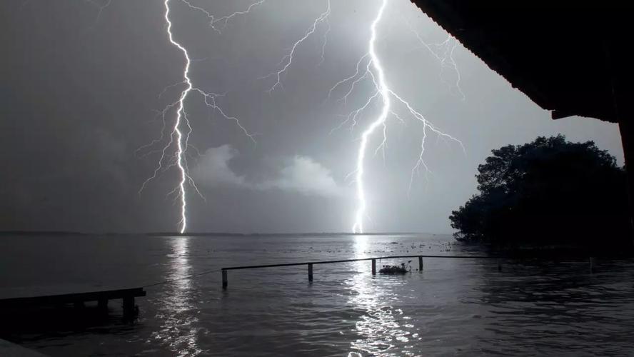 重庆火了！昨夜到今晨共出现8068次闪电，专家曝光背后成因