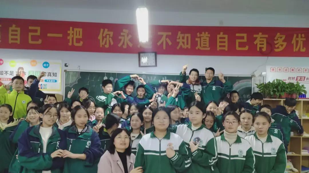 信阳市第一初级中学张清：慢润桃李守初心 笃行致远育新人