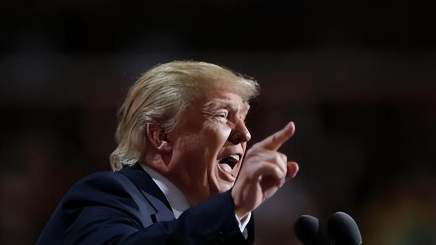 特朗普刚刚通告全球：中美关系非常好，美国就对中国加征超160%的关税！