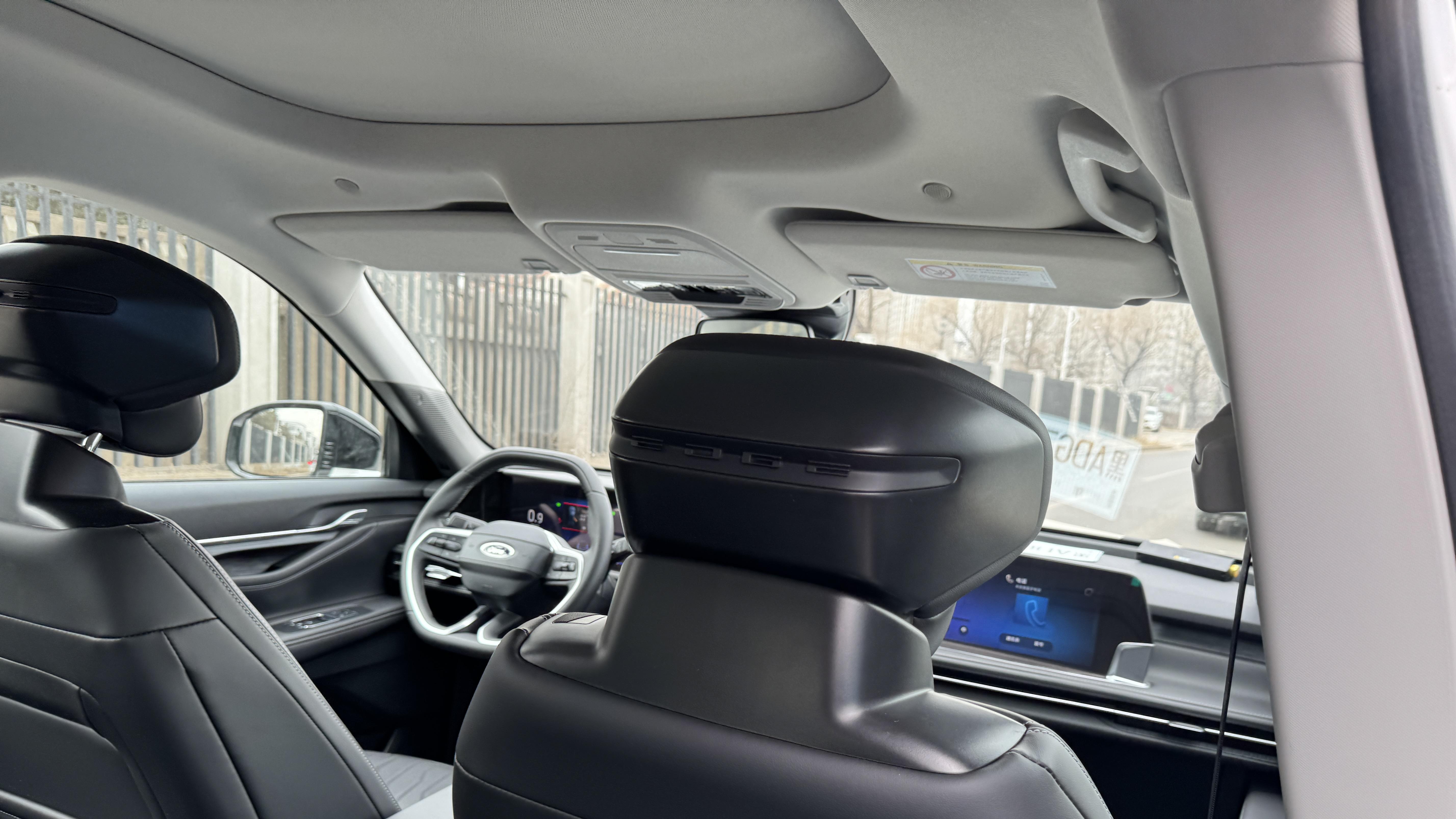 买车后爸妈最满意的，竟是这个不起眼的功能