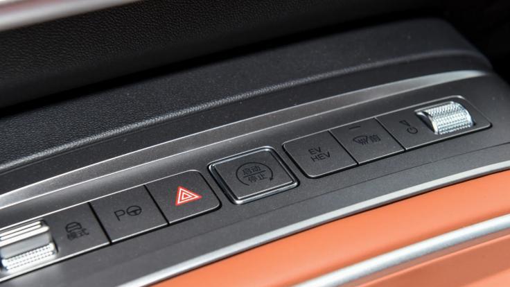 12月销量超3.4万辆，方程豹钛7真有那么好？硬派设计讨喜