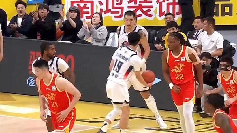 CBA积分榜最新排名！广厦回到第1，前3很稳拉开差距，山东第4