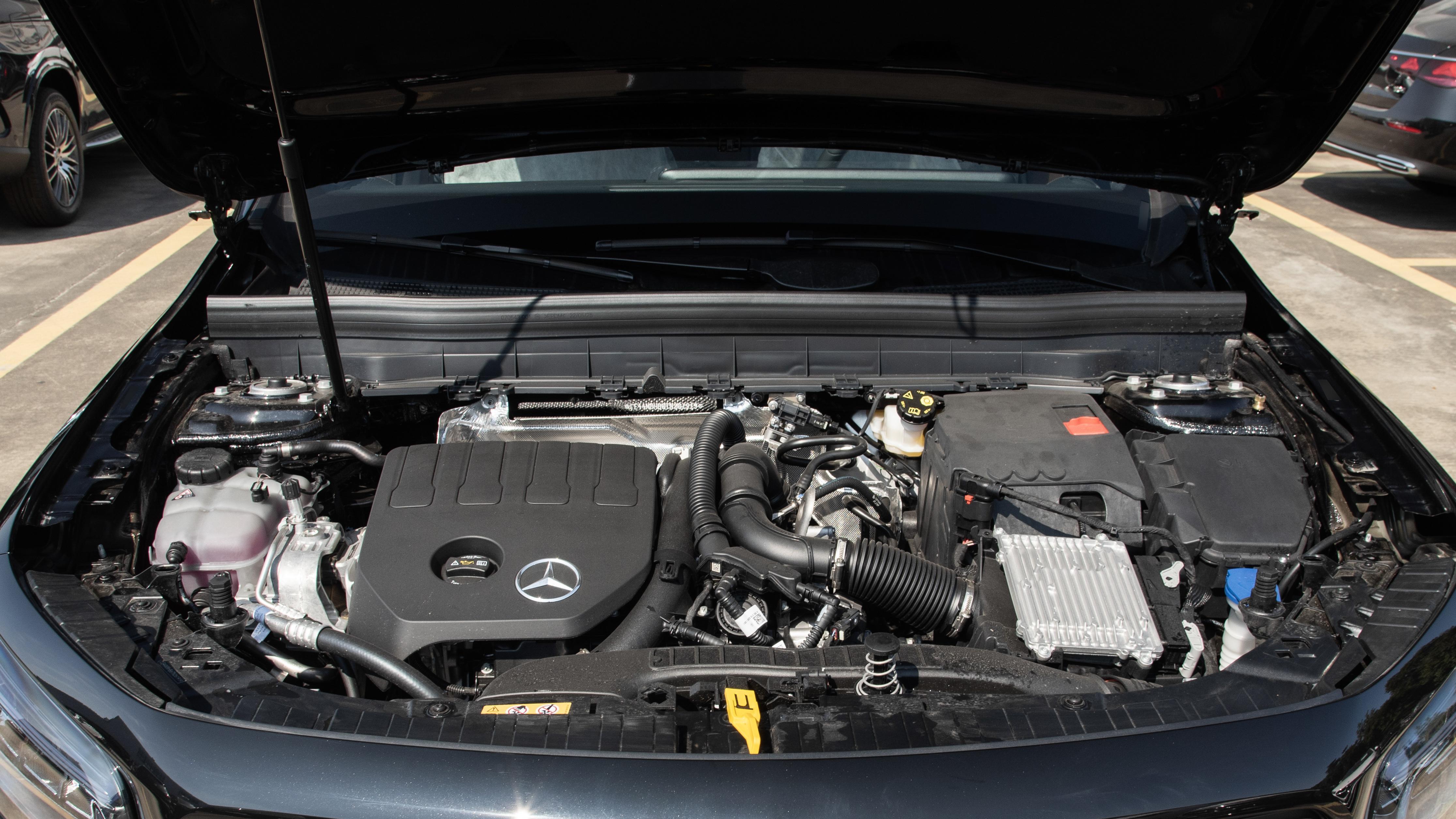 感受下奔驰诚意！跌至19.19万，轴距超2米8配七座，性价比确实高