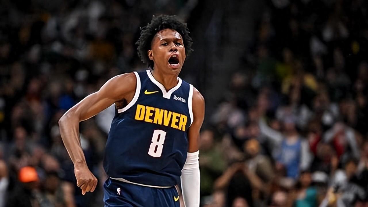 合同年爆发！23岁年轻人逆袭，从10分到场均23+6，亿元合同稳了