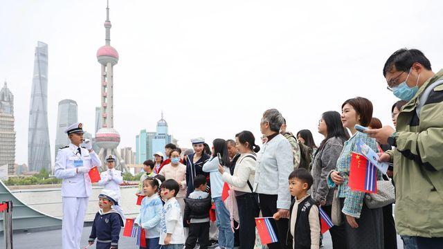 中国海军77周年盛典！从白马庙13人到三航母，每一步都铿锵有力