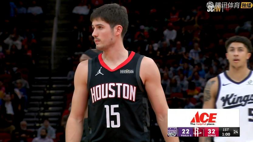 火箭大胜！杜兰特21+4+5，谢泼德7记三分，赛后老范抱住德罗赞，小谢接受采访