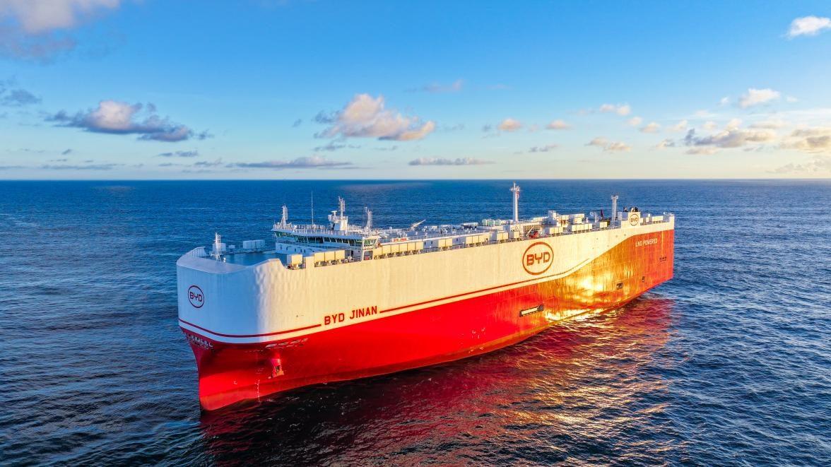 看懂比亚迪2025年报：没虚的，全是实在数据