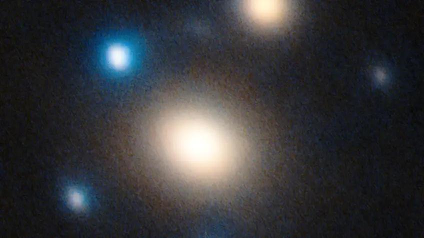 爱因斯坦预言成真！五颗“同一颗超新星”撕裂夜空，宇宙在说谎？