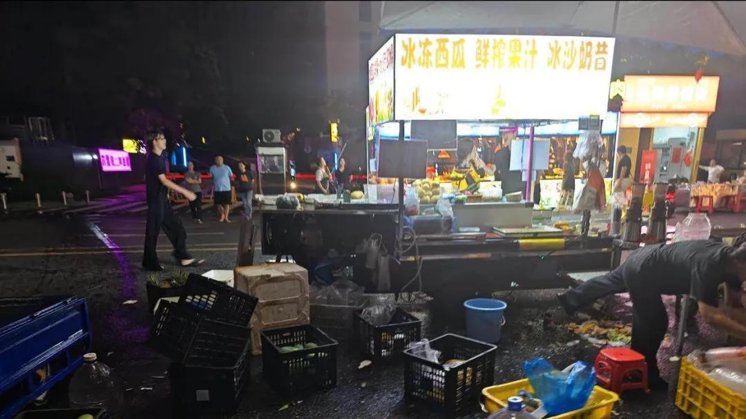 7000户业主强烈要求取缔：广州黄埔知识城污染、民乱星夜集市
