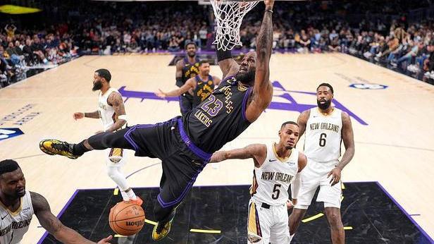 湖人力压鹈鹕三连胜！詹皇准三双+詹姆斯暴力隔扣引爆全场