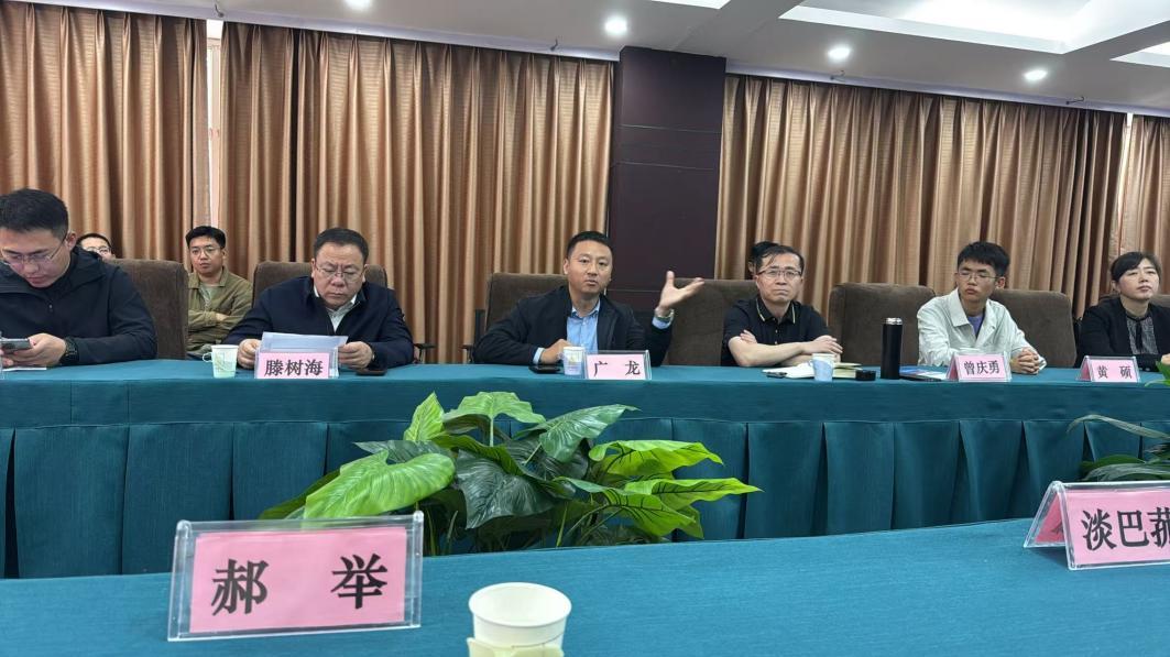 光影护航青春 心育赋能成长——广龙导演受邀出席《写给青春的书》电影典映暨青少年心理健康影视座谈会