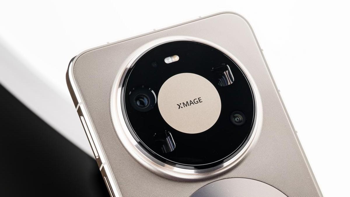 直播央视春晚，华为Mate 80系列有多强？全能影像硬扛舞台光影暴击