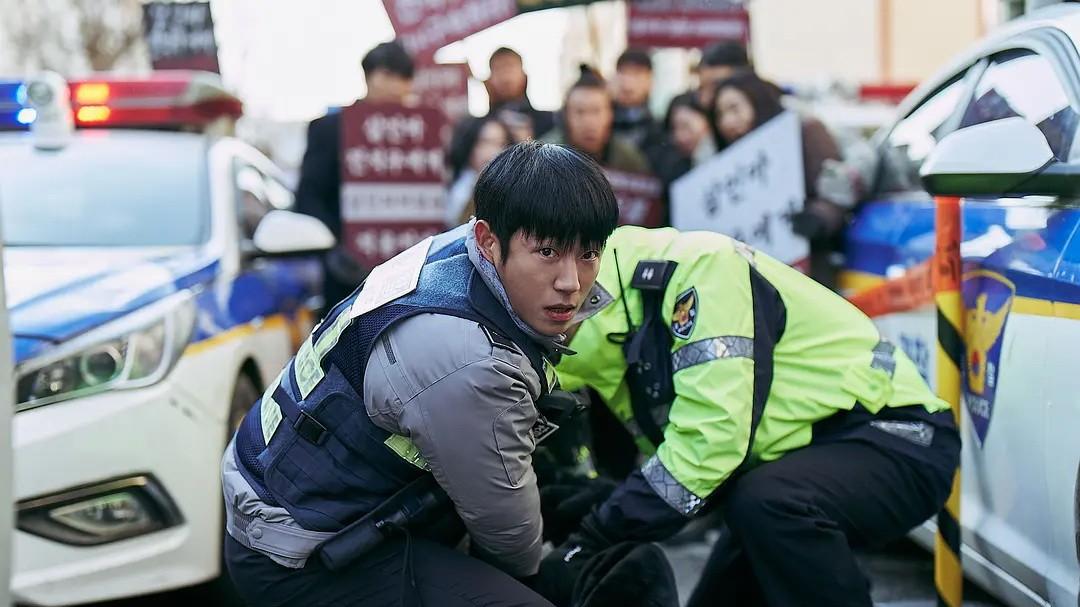 以暴制暴的正义困局——《老手2》