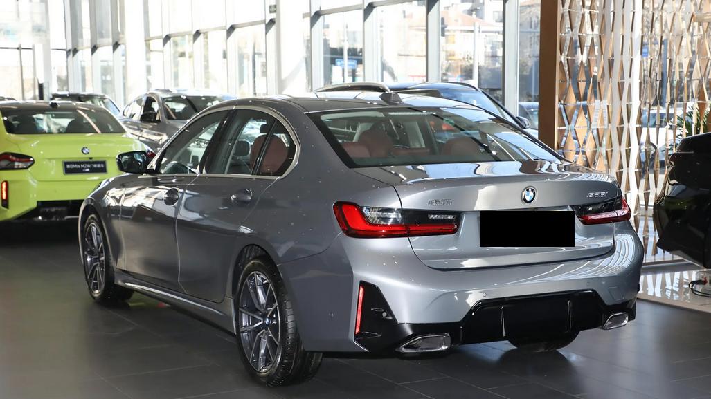 宝马3系用车成本分析，前三年保养、保险以及油费分别是多少？