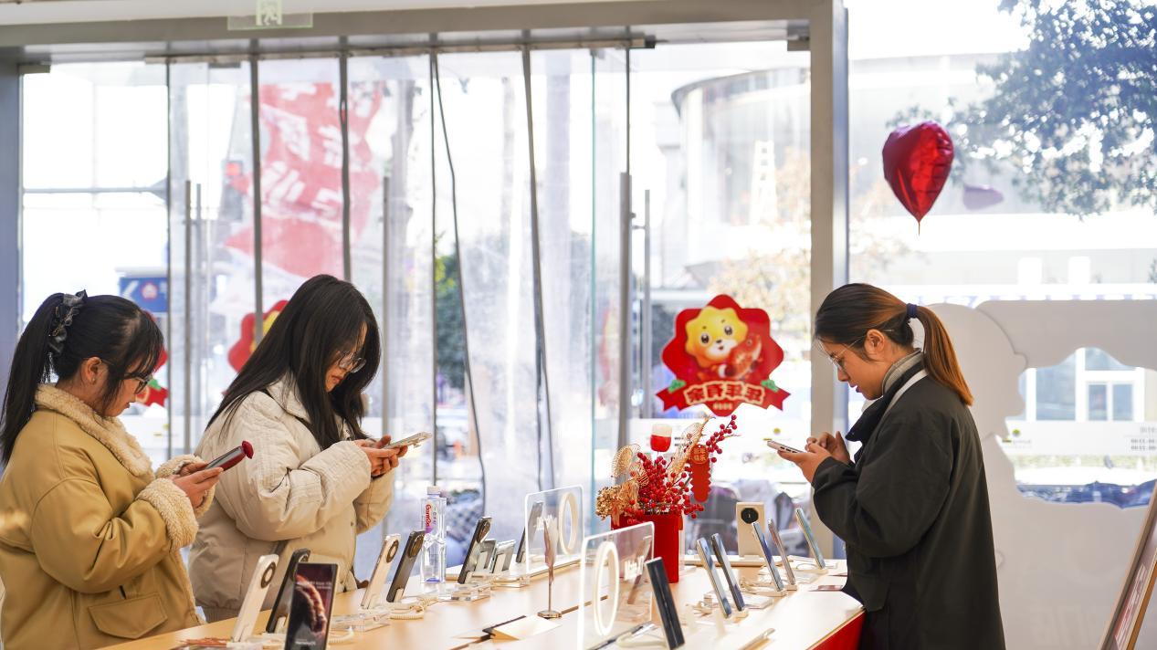 手机碎屏、电池老化免费修！苏宁易购重磅升级“蜜粉会员”