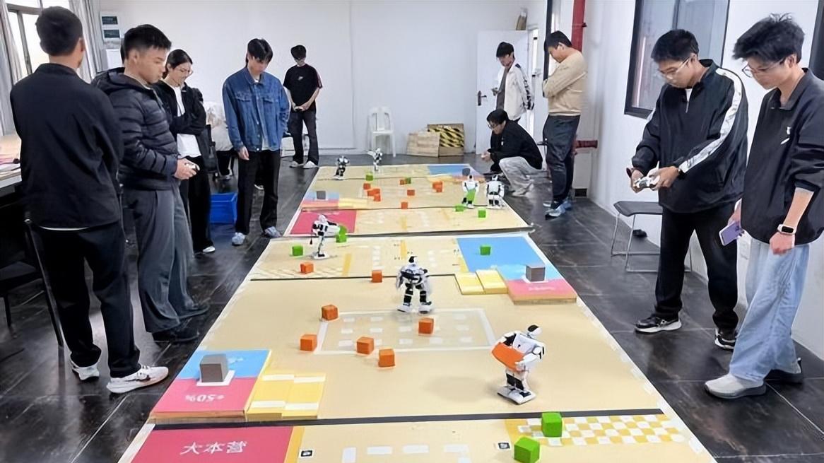 泉州华光职业学院学子斩获中国机器人及人工智能大赛省赛三项大奖