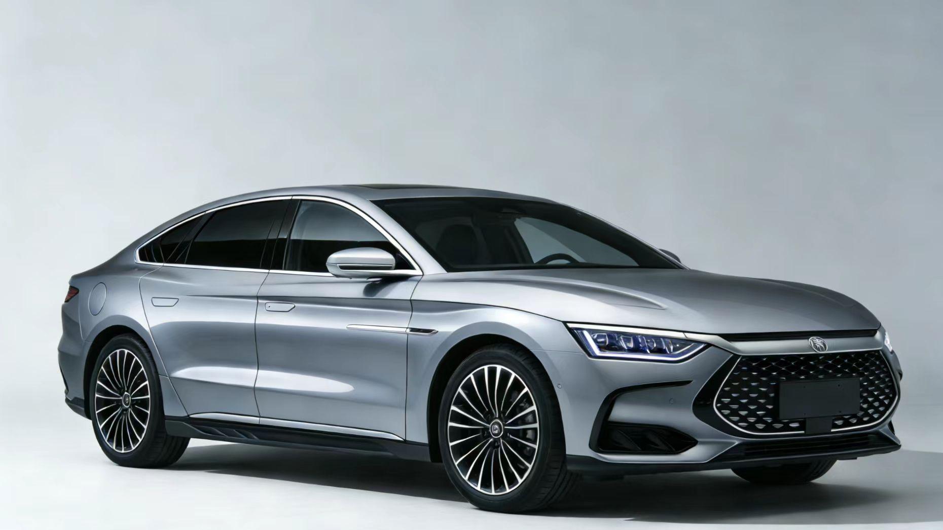 春节前购车潮来临，中国人保携手阜阳昊康汽车举办冬季主题车展