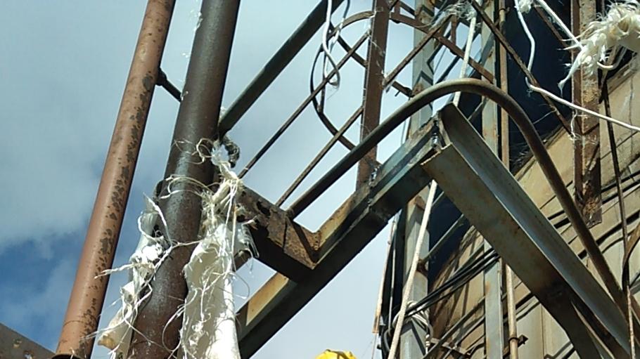 电厂烟囱平台拆除完毕 施工安全有序