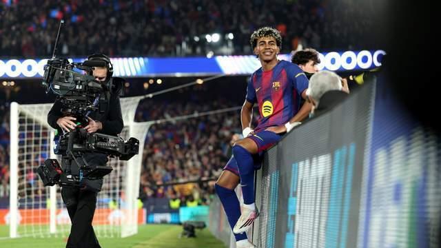 亚马尔独造2球，莱万超越梅西！7-2血洗纽卡，巴萨晋级欧冠8强