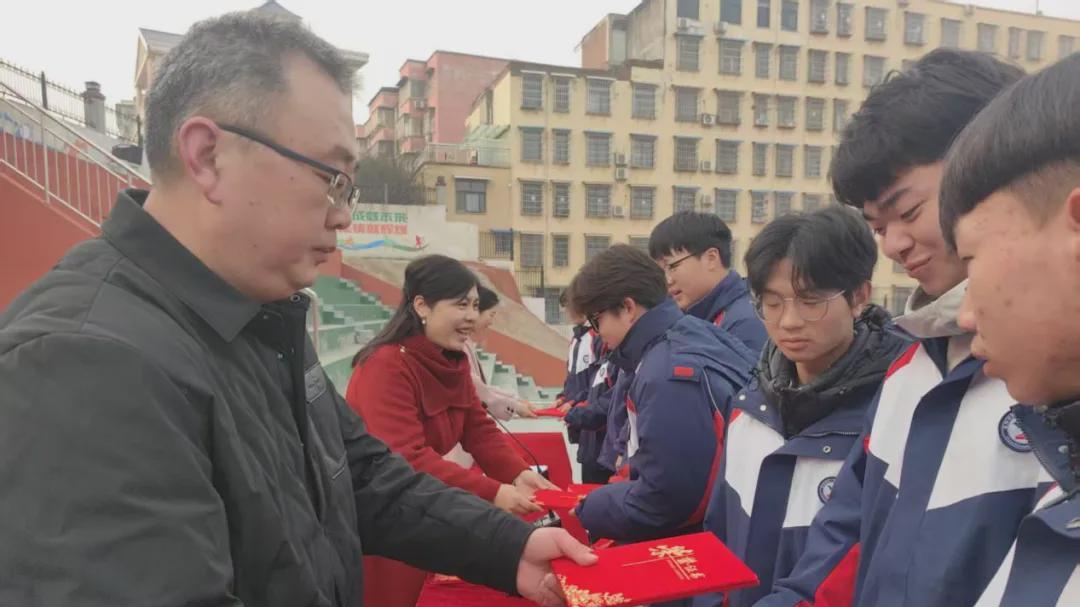 信阳市第一职业高级中学：匠心筑梦再出发 飞驰人生新启航