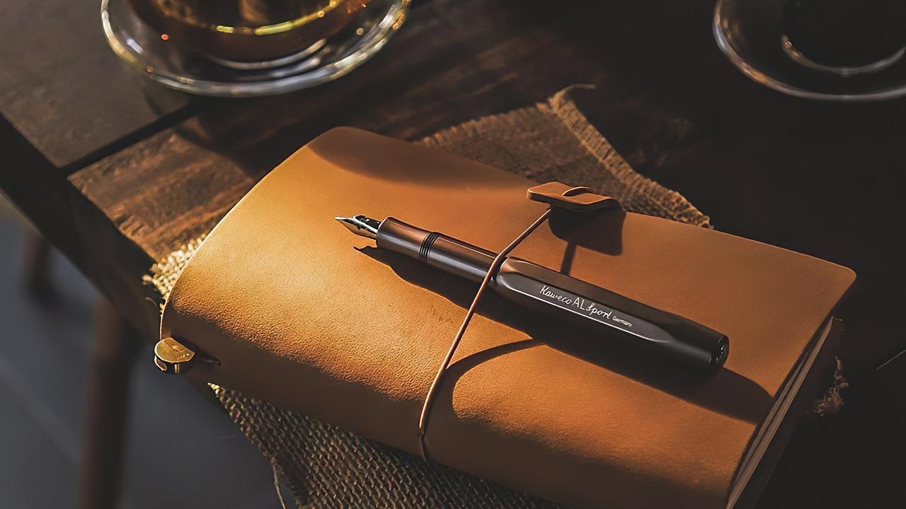 放下手机后，我靠看书拯救了精神内耗