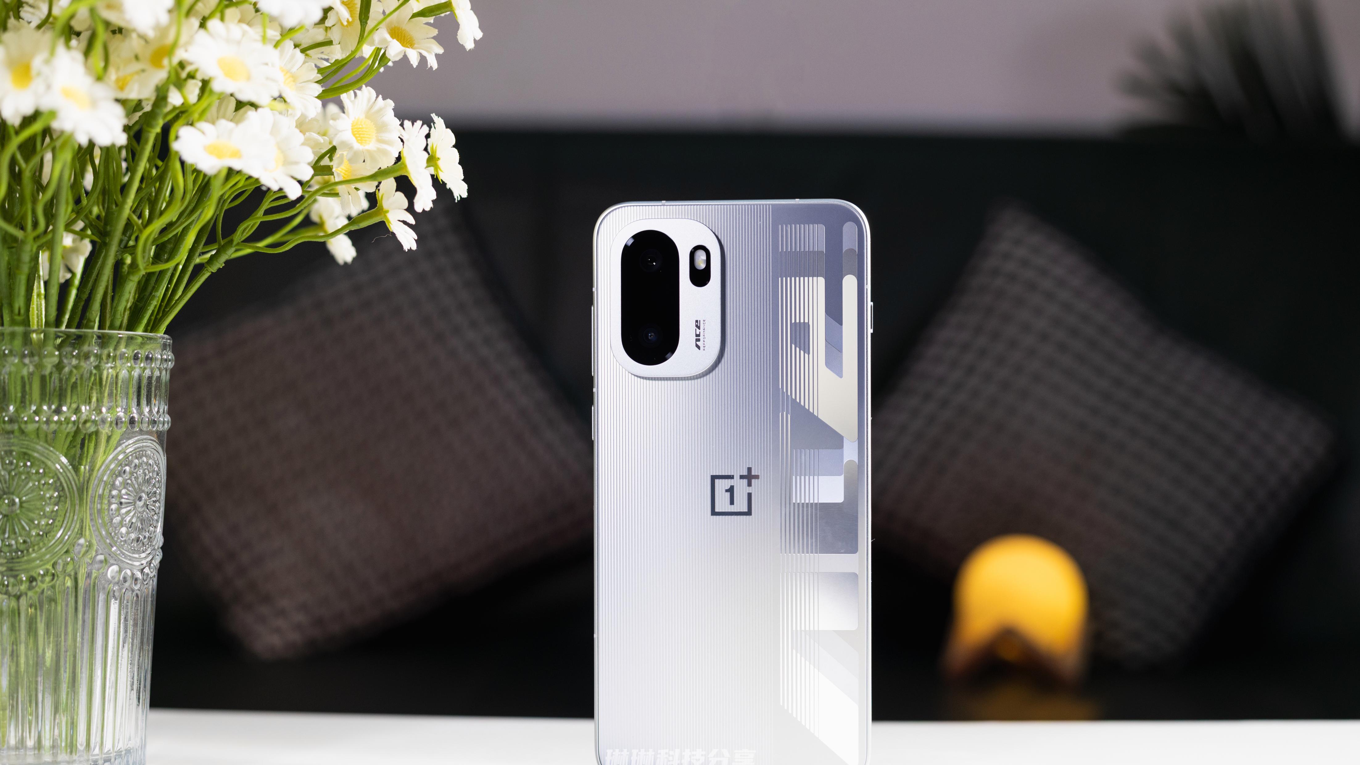 惊爆！Redmi K90、一加Ace 6、Redmi K80至尊版，谁才是游戏手机性价比“王者”？