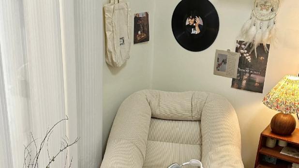 快节奏里的慢角落：一把椅子的独处时光